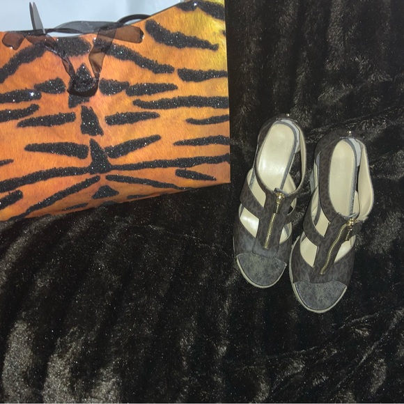 Michael Kors wedges - Picture 4 of 6